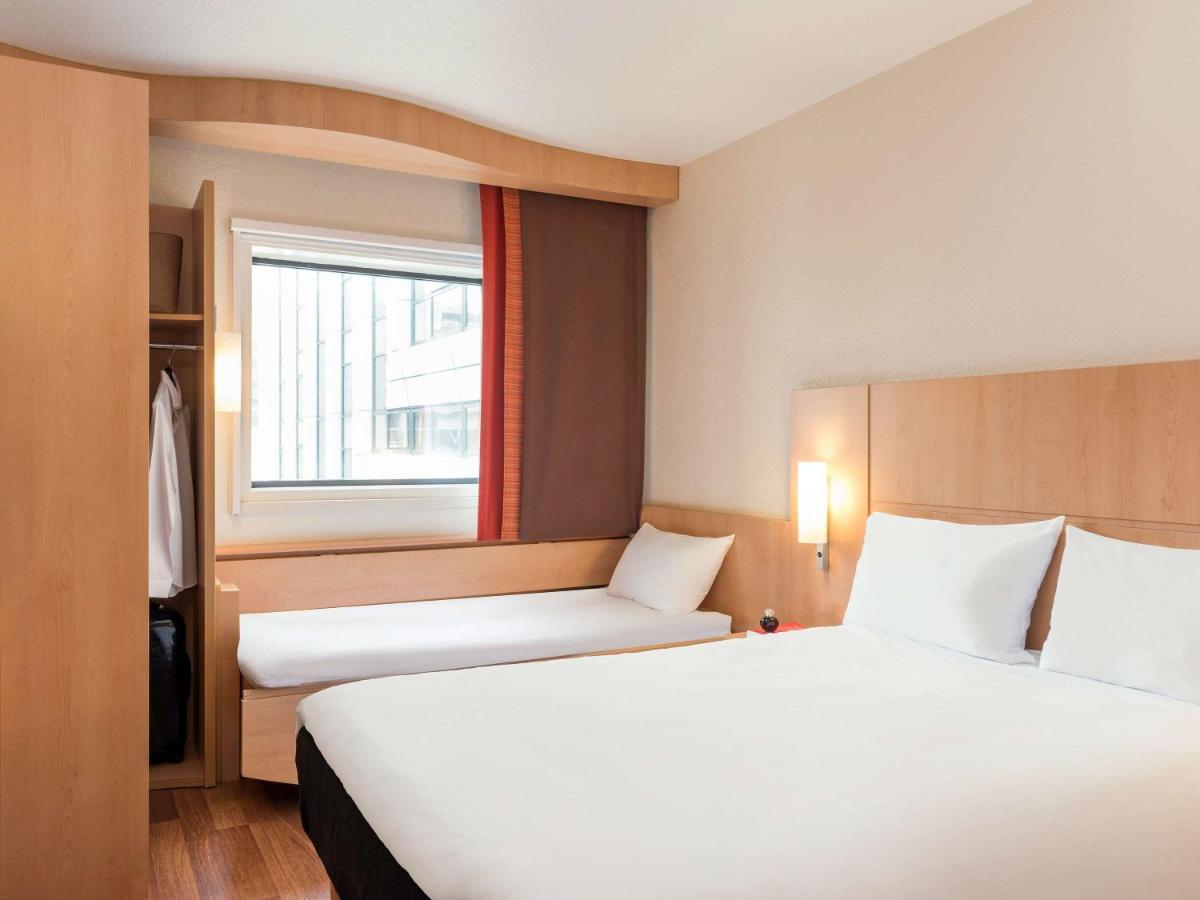 Hotel Ibis Paris La Defense Esplanade 3*