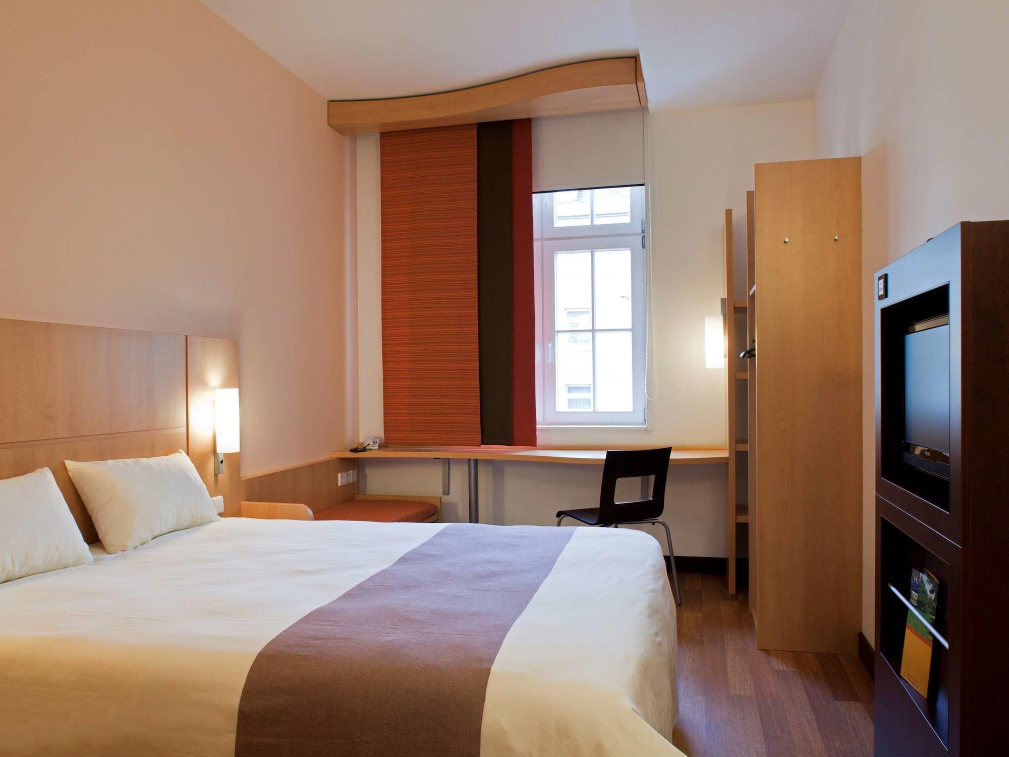 Ibis Paris La Defense Esplanade 3* Courbevoie