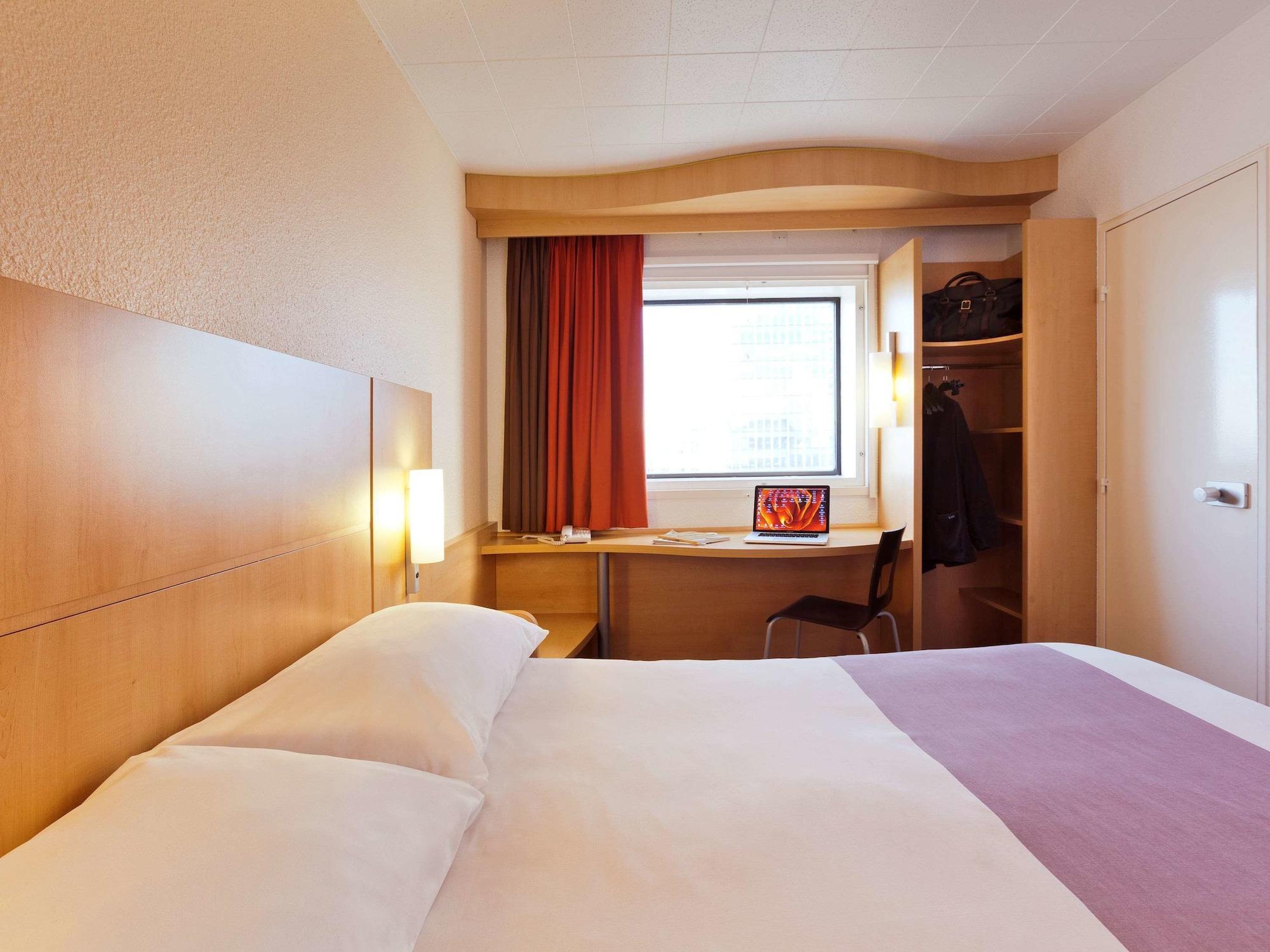 Ibis Paris La Defense Esplanade Hotel Courbevoie