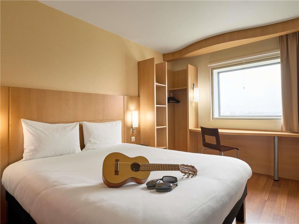 Ibis Paris La Defense Esplanade Hotel