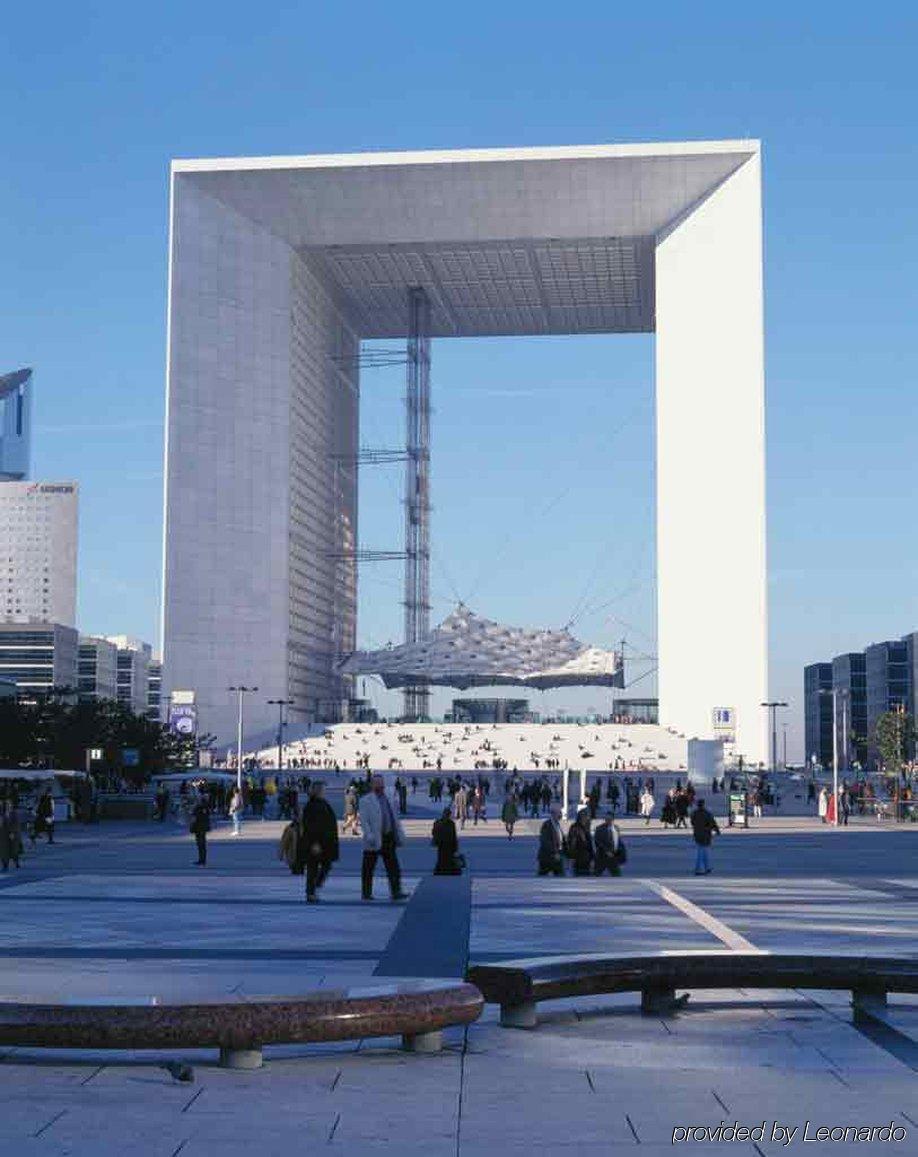 Ibis Paris La Defense Esplanade Hotel 3*