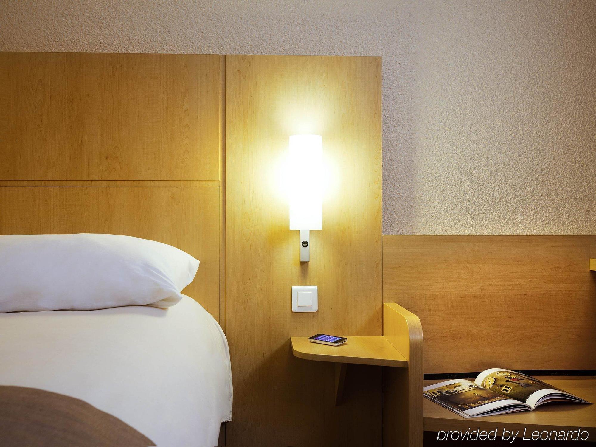 Ibis Paris La Defense Esplanade 3*