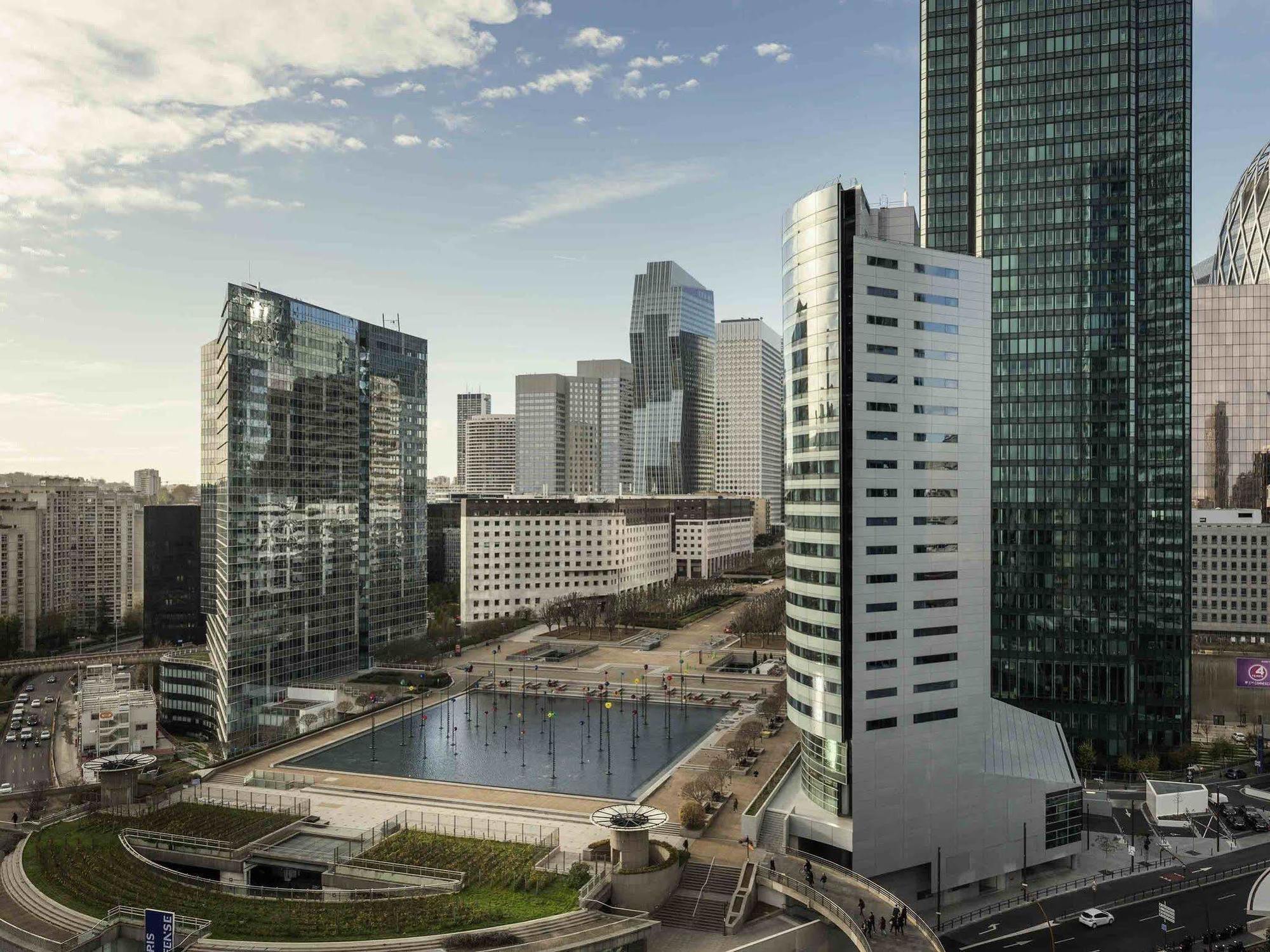 Hotel Ibis Paris La Defense Esplanade 3*