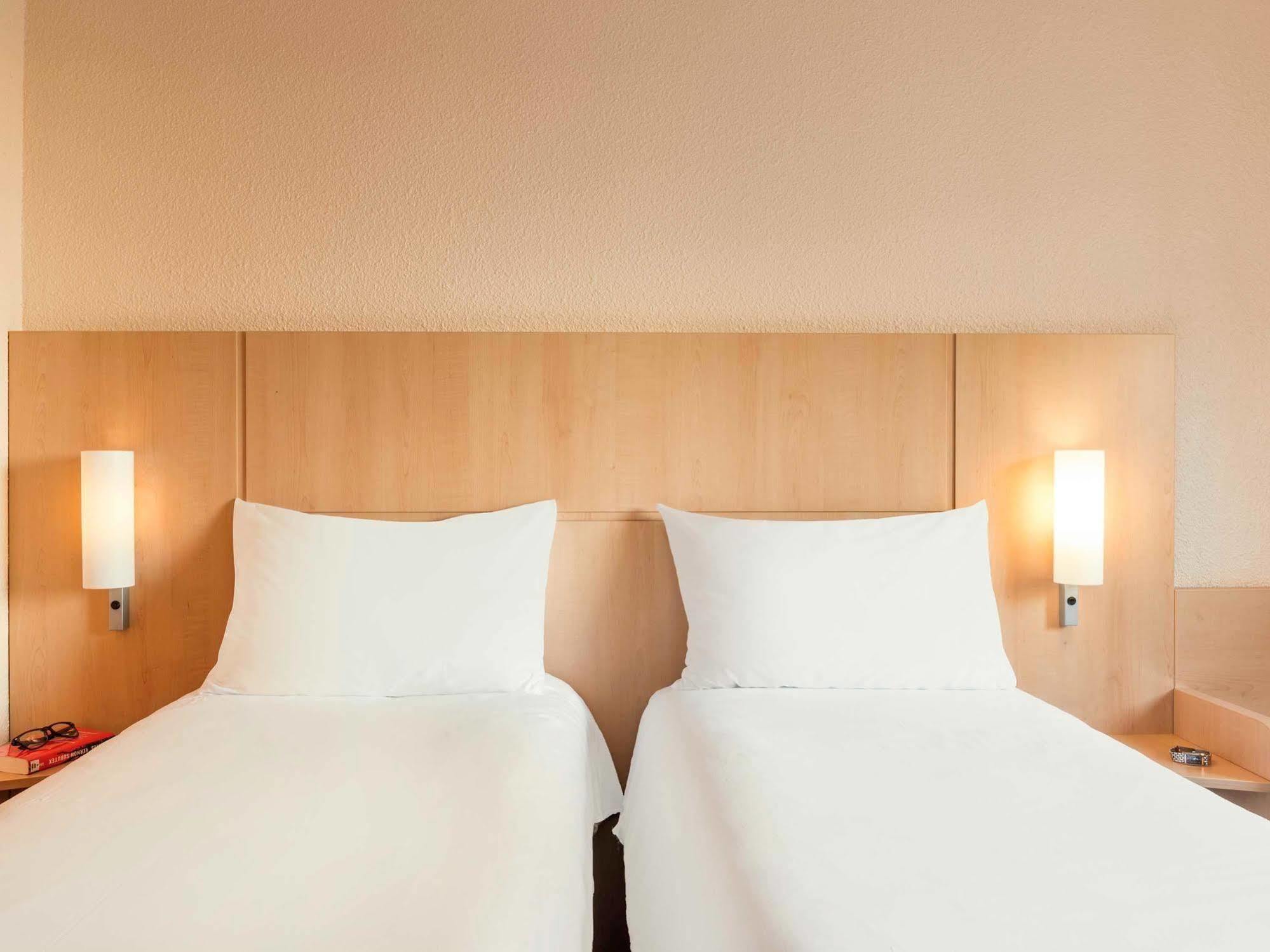 Ibis Paris La Defense Esplanade 3* Courbevoie