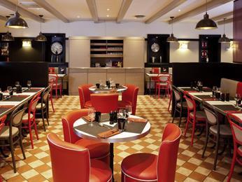 Hotel Ibis Paris La Defense Esplanade 3*